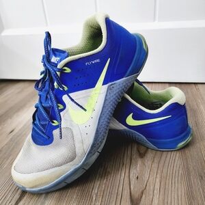 Nike Metcon 2 Flyknit Womens Size 9.5 Running Shoe blue green